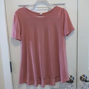 PinkBlush maternity tee size S
